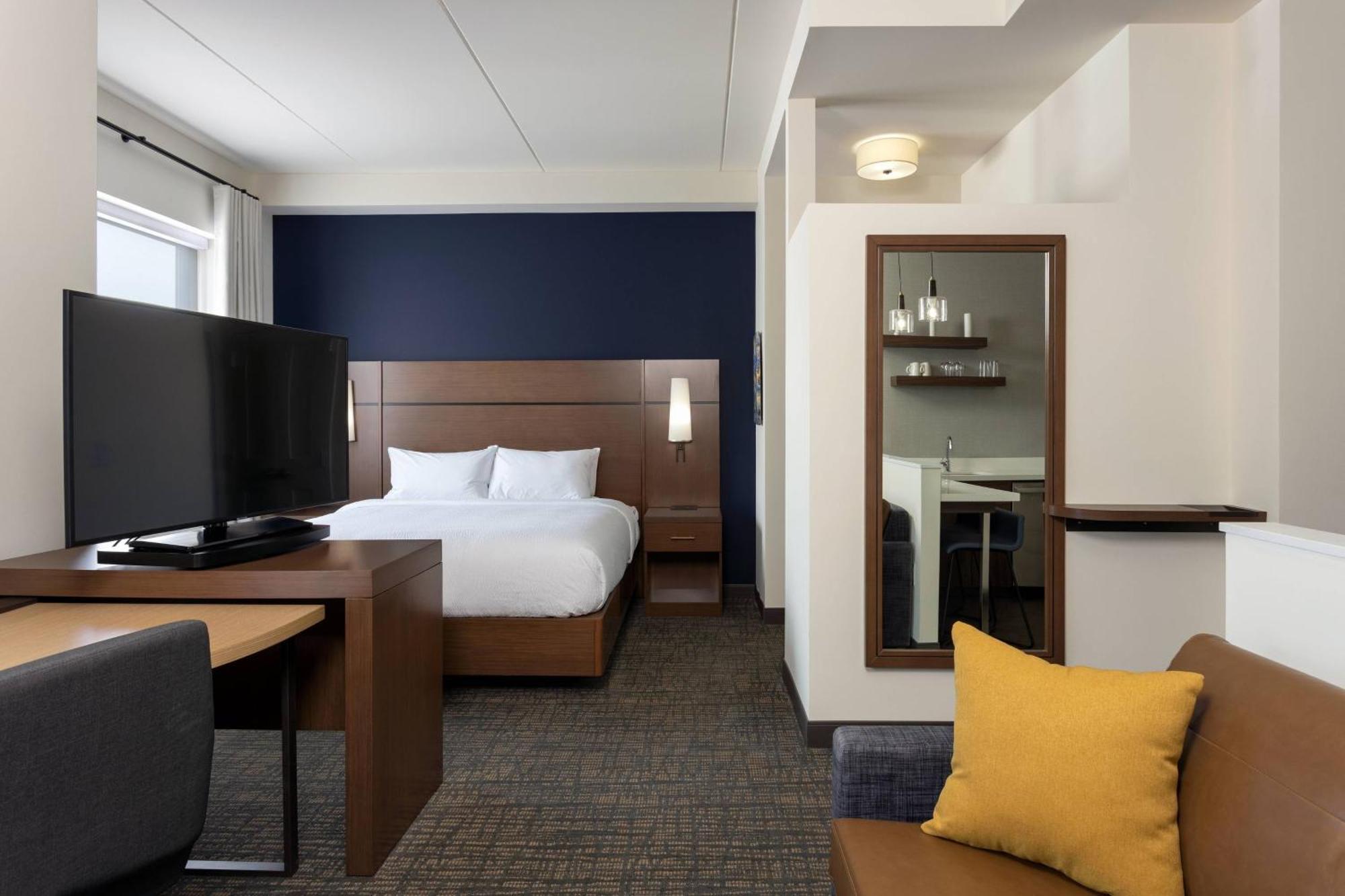 By Marriott Philadelphia 3* Bala Cynwyd