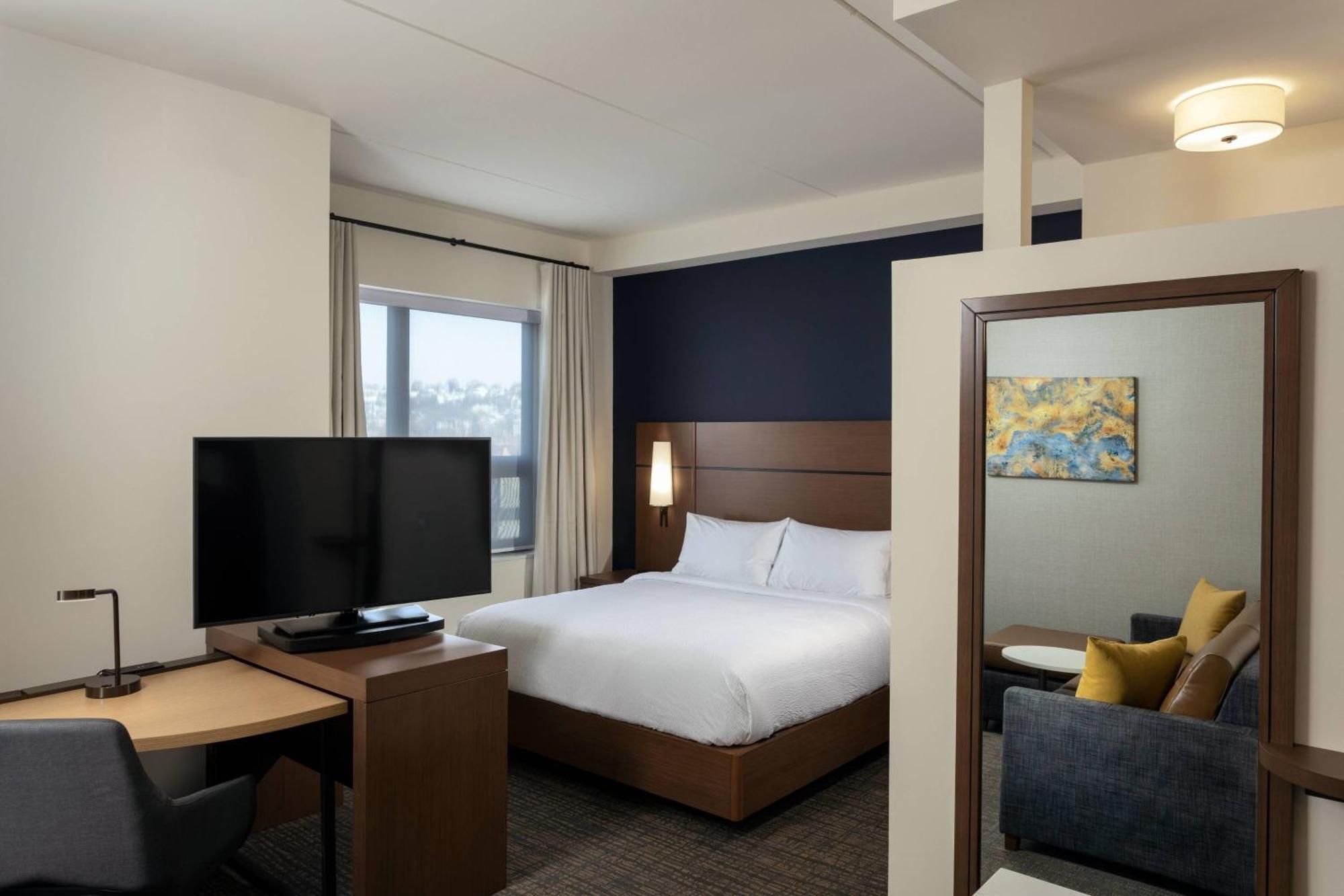 By Marriott Philadelphia 3*
